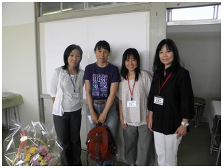 2009/9/18 9期の小杉さんと会場スタッフ